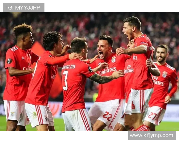 争议判罚引发热议哪位足球明星成为焦点引发讨论 争议判罚引发热议哪位足球明星成为焦点引发讨论