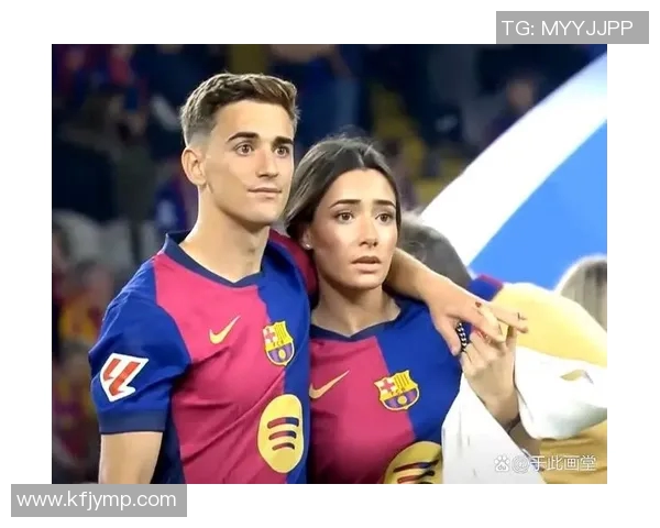 足球明星女友真实生活照曝光展现甜蜜瞬间与时尚魅力 足球明星女友真实生活照曝光展现甜蜜瞬间与时尚魅力